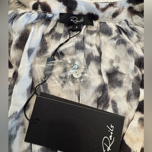 RAILS TYRA DRESS IN BLURRED
CHEETAH Women’s Size S Black White NWT $268 - Picture 11 of 14